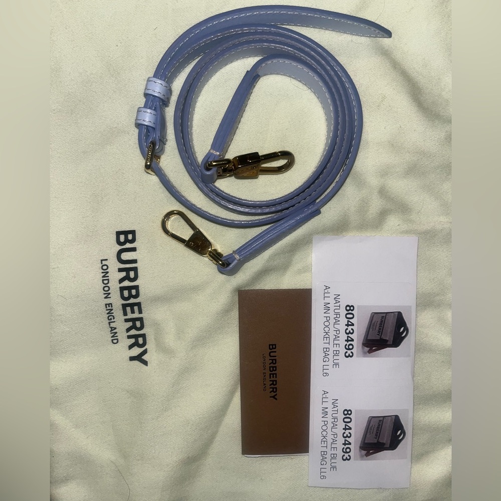 Burberry ; Natural/pale blue min pocket bag - Picture 2 of 4
